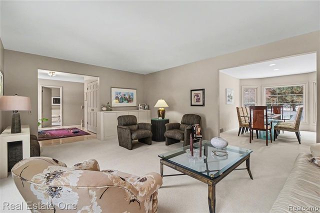 4150 Saddle Lane, West Bloomfield, MI 48322