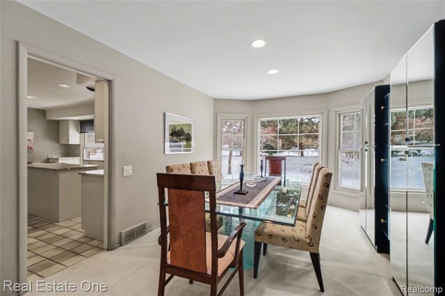 4150 Saddle Lane, West Bloomfield, MI 48322