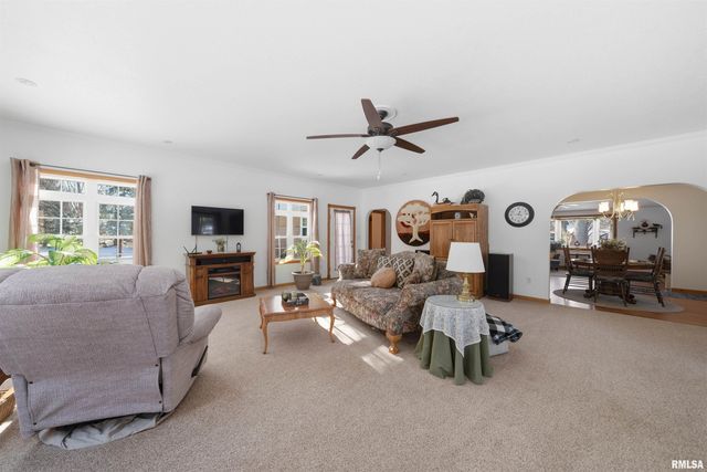 12656 SCHLEDER Road, Pekin, IL 61554