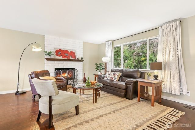 15220 48th Avenue W, Edmonds, WA 98026