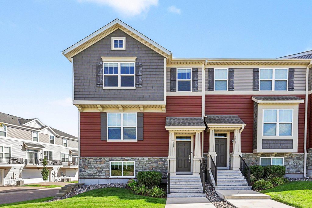7528 38th Street N, Oakdale, MN 55128 — exterior