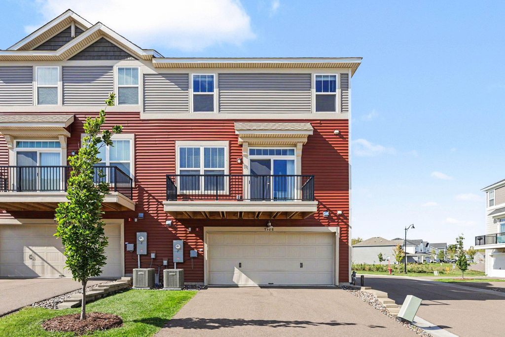 7528 38th Street N, Oakdale, MN 55128 — photo 3
