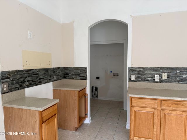 2333 CANEY OAKS Drive, Jacksonville, FL 32218