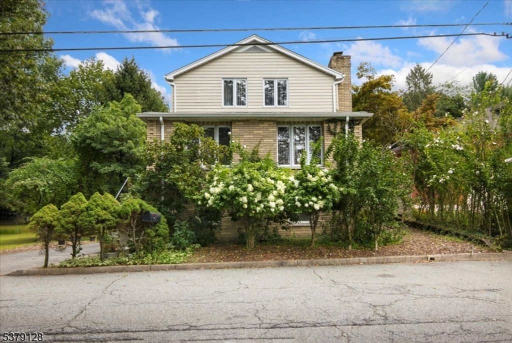 58 Hardwick Ln, Wayne Twp., NJ 07470