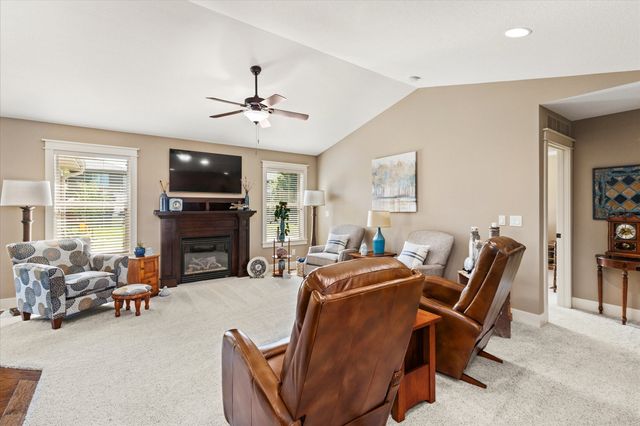 2505 NE Ewing Court, Grimes, IA 50111