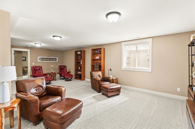 2505 NE Ewing Court, Grimes, IA 50111