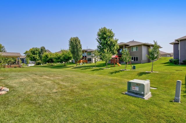 2505 NE Ewing Court, Grimes, IA 50111