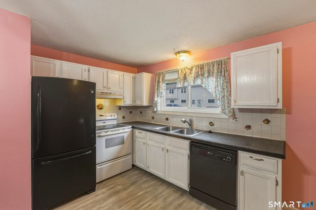 1081 New Haven Road 12D, Naugatuck, CT 06770