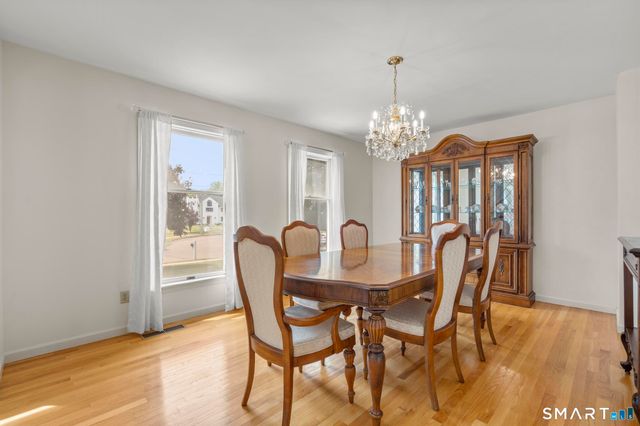 32 Justine Drive, North Haven, CT 06473