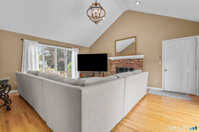 32 Justine Drive, North Haven, CT 06473