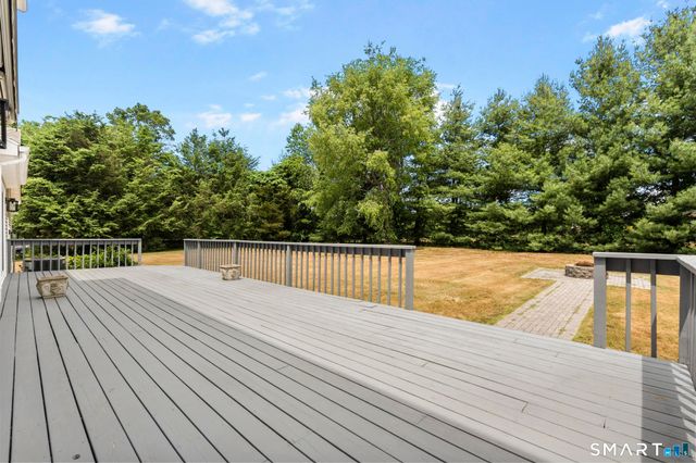 32 Justine Drive, North Haven, CT 06473