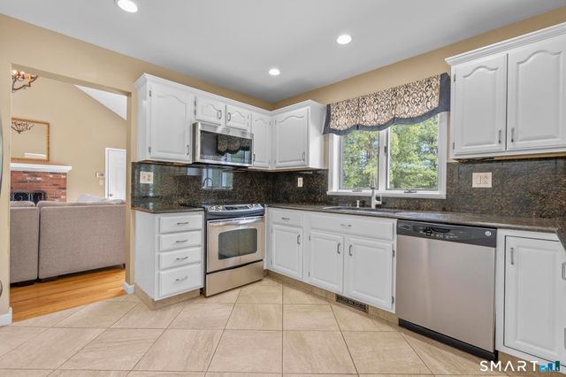 32 Justine Drive, North Haven, CT 06473