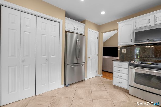 32 Justine Drive, North Haven, CT 06473