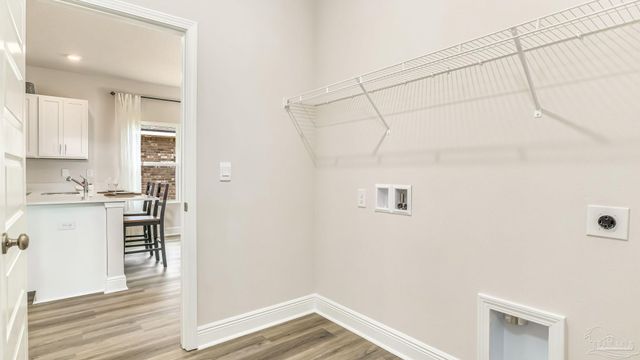 2130 Aqua St, Gulf Breeze, FL 32563