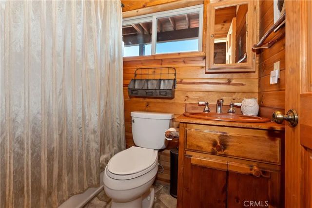 175 N Trails End Road, Green Valley Lake, CA 92341