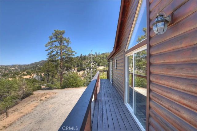 175 N Trails End Road, Green Valley Lake, CA 92341