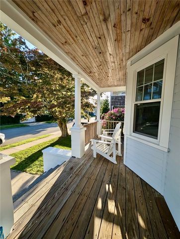 18 Bedlow Avenue, Newport, RI 02840