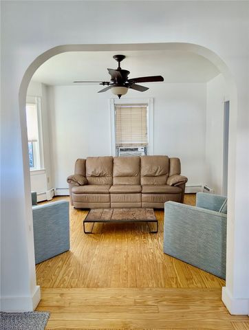 18 Bedlow Avenue, Newport, RI 02840