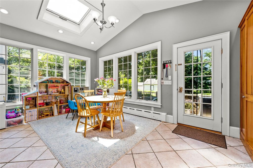 14 Crescent Drive, Elmsford, NY 10523 — photo 5
