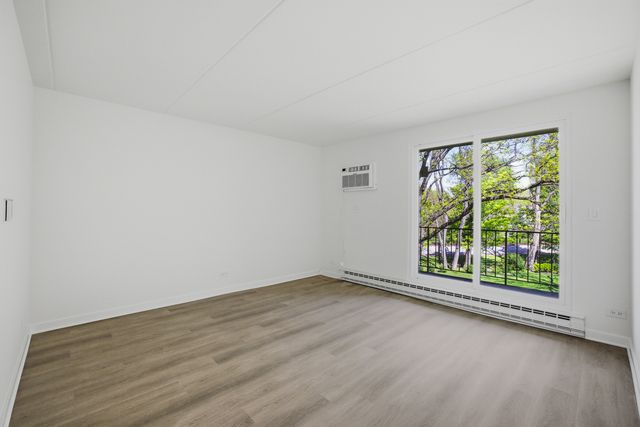 255 S West Avenue 310, Elmhurst, IL 60126