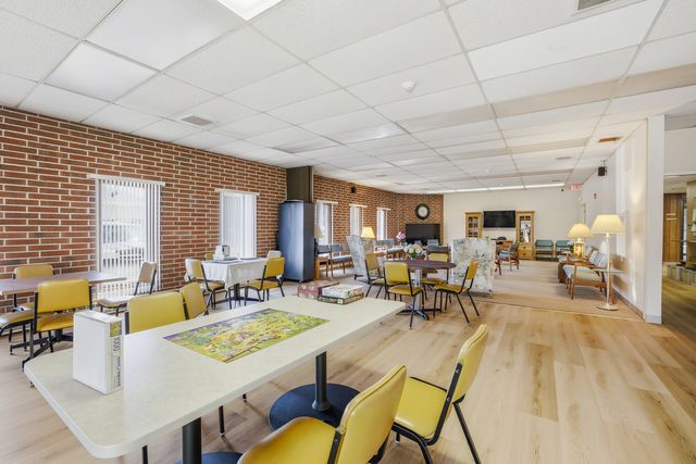 255 S West Avenue 310, Elmhurst, IL 60126