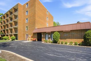 255 S West Avenue 310, Elmhurst, IL 60126
