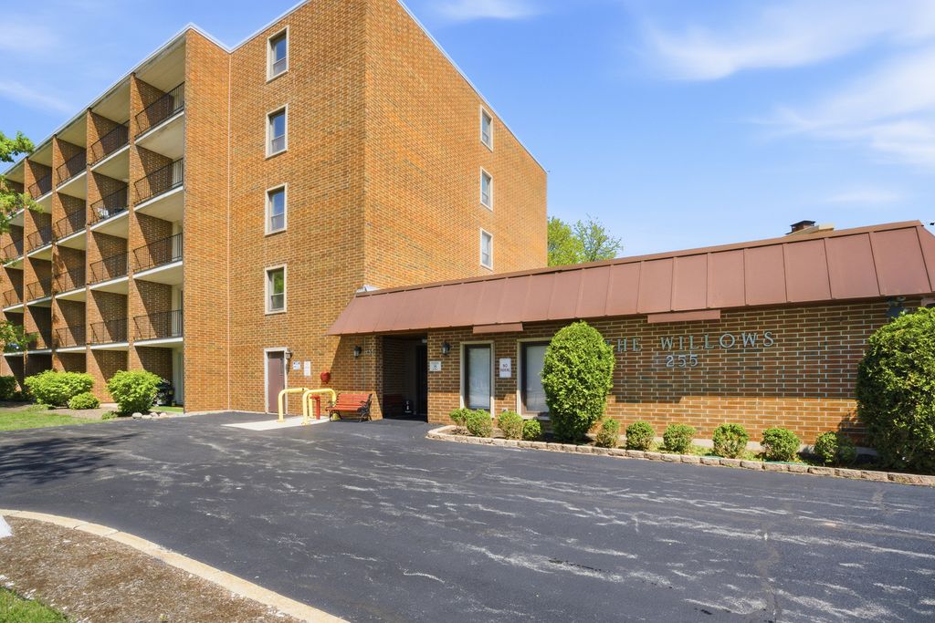255 S West Avenue 310, Elmhurst, IL 60126