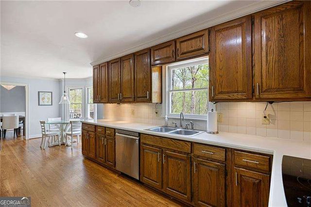 502 Riverview Court, Woodstock, GA 30188