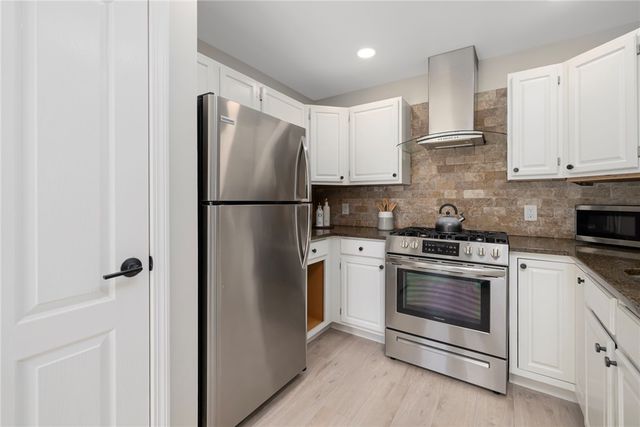 47 King Street 3, East Greenwich, RI 02818