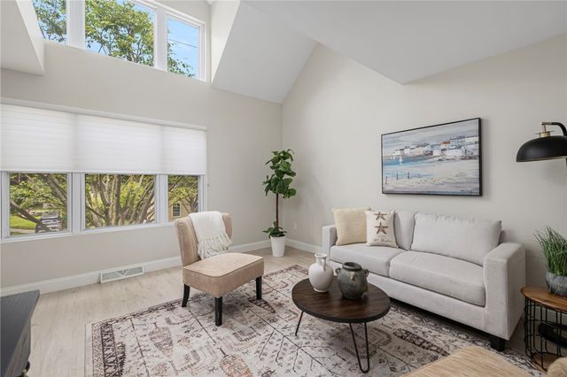47 King Street 3, East Greenwich, RI 02818