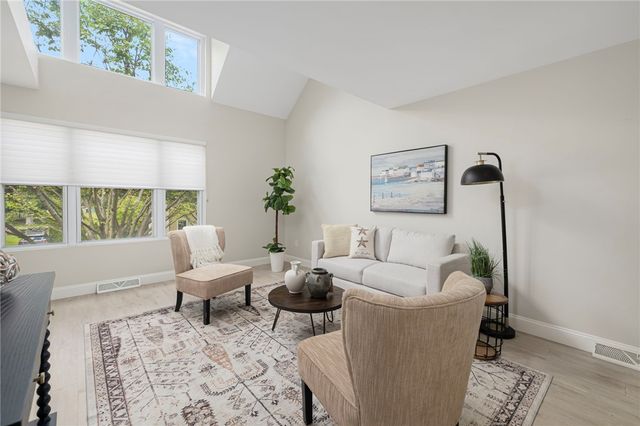 47 King Street 3, East Greenwich, RI 02818