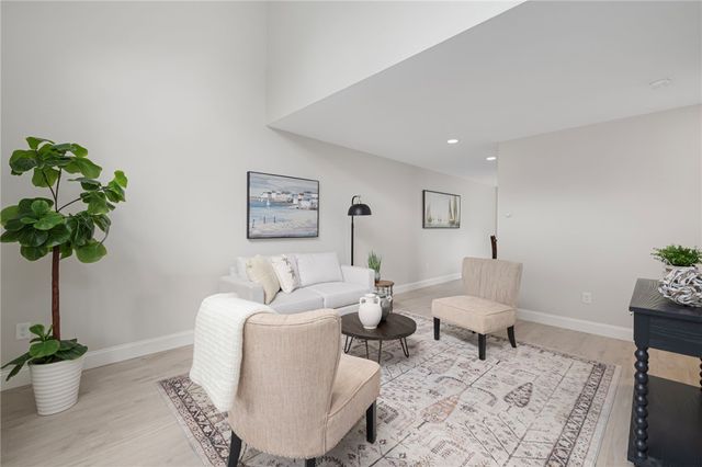 47 King Street 3, East Greenwich, RI 02818