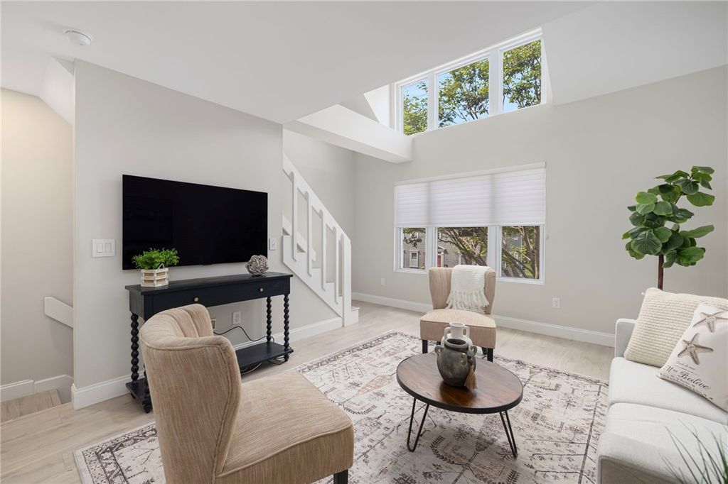 47 King Street 3, East Greenwich, RI 02818