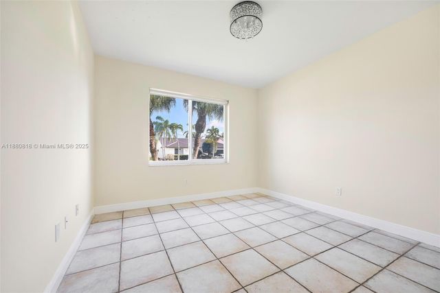 408 SE 6th St, Dania Beach, FL 33004