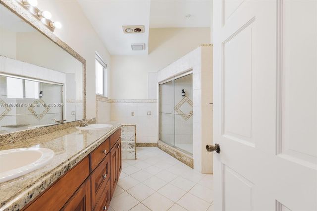 408 SE 6th St, Dania Beach, FL 33004