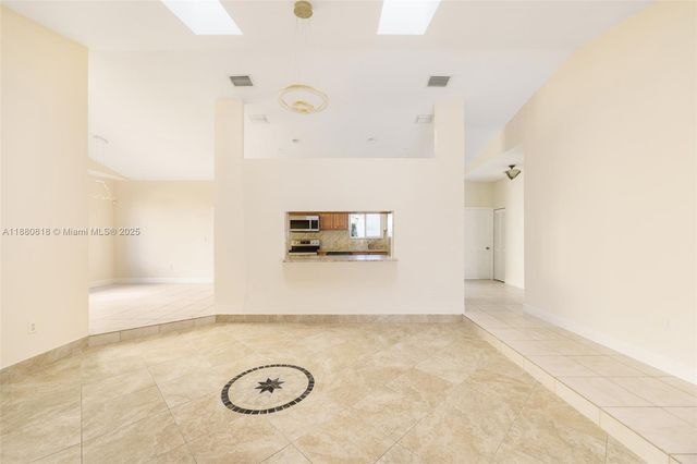 408 SE 6th St, Dania Beach, FL 33004