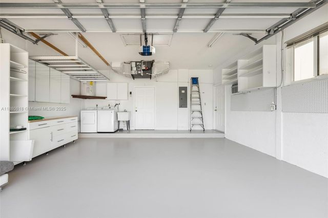 408 SE 6th St, Dania Beach, FL 33004