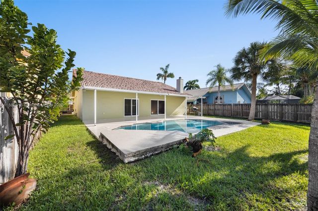 408 SE 6th St, Dania Beach, FL 33004