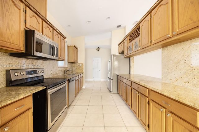 408 SE 6th St, Dania Beach, FL 33004