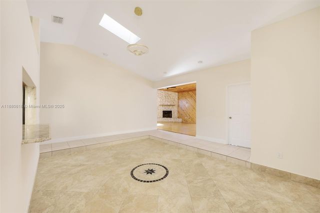 408 SE 6th St, Dania Beach, FL 33004