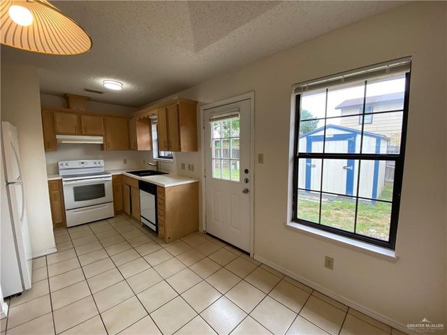 2132 W Iris Avenue 3, Mcallen, TX 78501