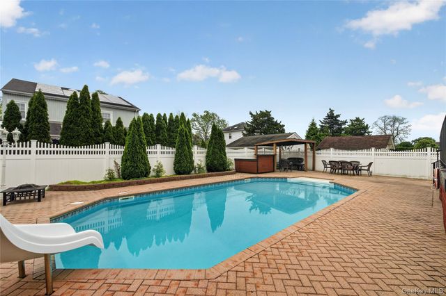 3341 Colony Drive, Baldwin Harbor, NY 11510