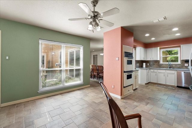 2119 Willow Dell Drive, Seabrook, TX 77586