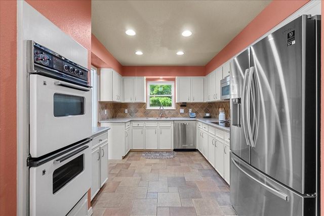 2119 Willow Dell Drive, Seabrook, TX 77586