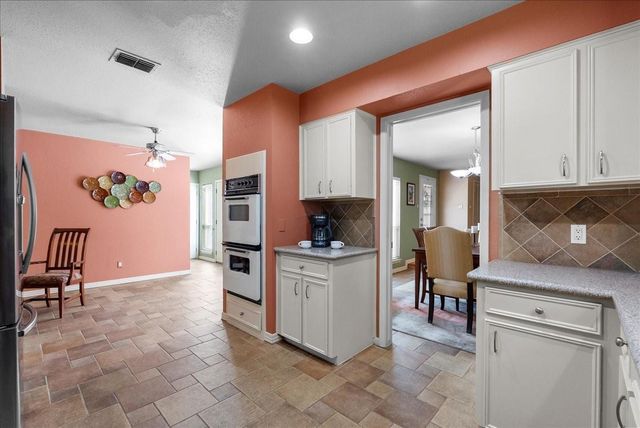 2119 Willow Dell Drive, Seabrook, TX 77586