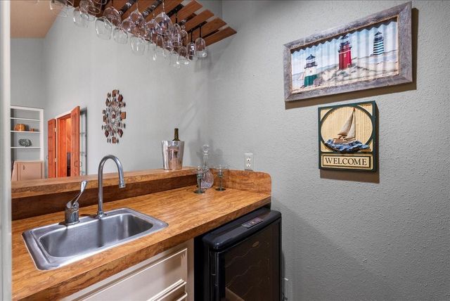 2119 Willow Dell Drive, Seabrook, TX 77586