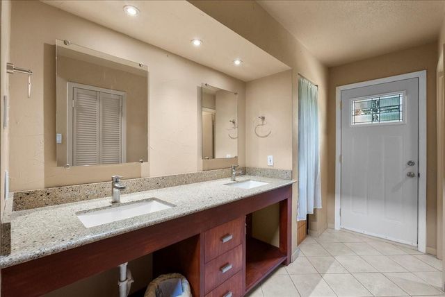 2119 Willow Dell Drive, Seabrook, TX 77586