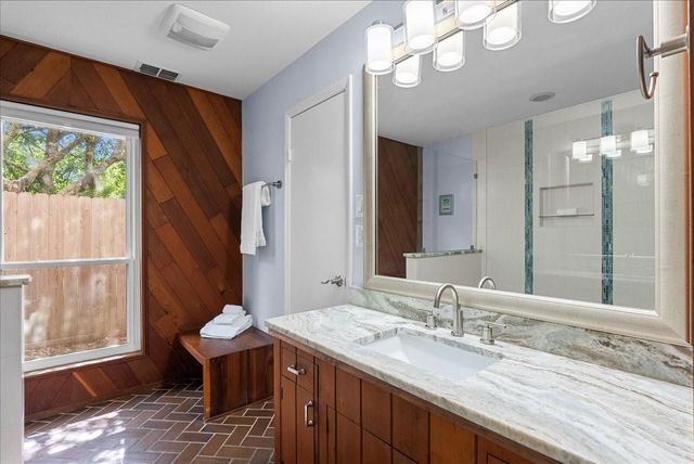 2119 Willow Dell Drive, Seabrook, TX 77586