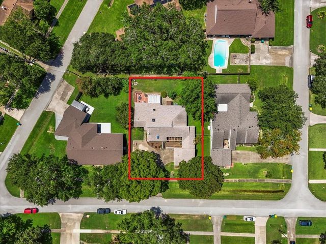 2119 Willow Dell Drive, Seabrook, TX 77586