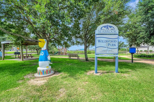 2119 Willow Dell Drive, Seabrook, TX 77586